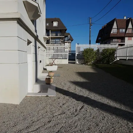 La Playa - St Laurent - Grand Avec Espace Nuit Et Parking Privatif - 40 Metres De La Promenade Marcel Proust Cabourg